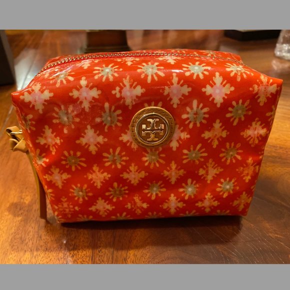 NWT Tory Burch Brigitte Cosmetic Case Poppy Red - Picture 1 of 7